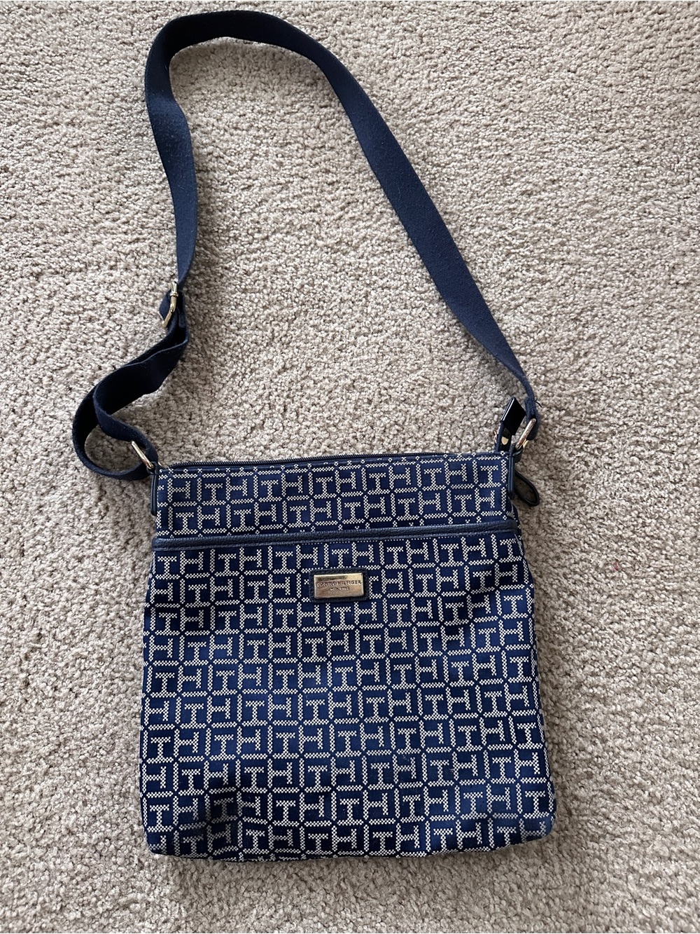 Tommy Hilfiger Garden Classic II Medium Crossbody Bag Navy